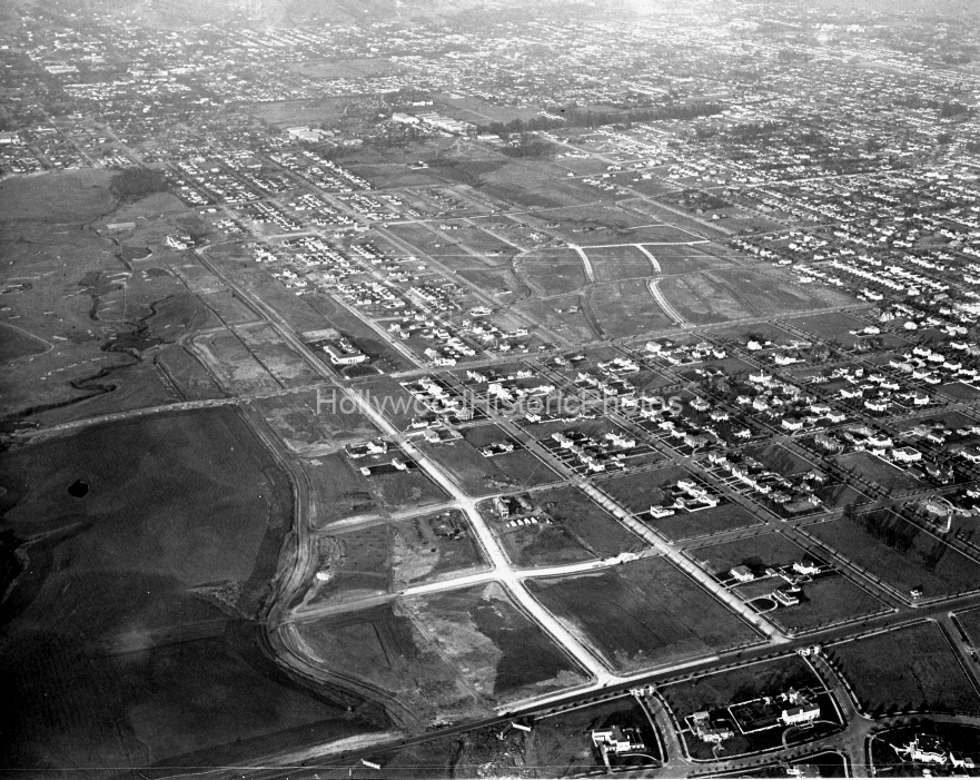 Hancock Park - Rossmore Blvd. 1921 WM.jpg